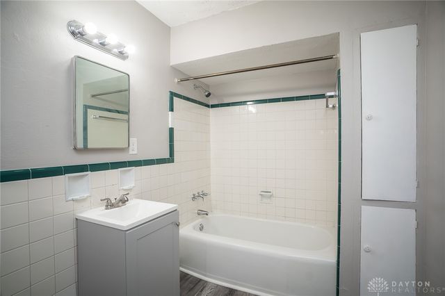 2525 Lakeview Avenue, Dayton, OH 45417