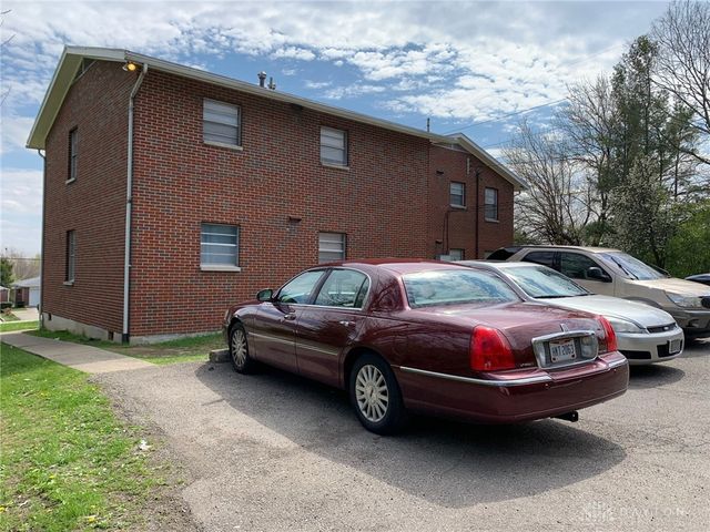 2525 Lakeview Avenue, Dayton, OH 45417