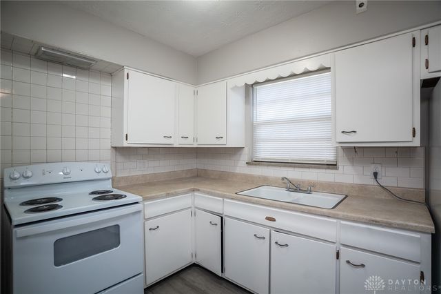 2525 Lakeview Avenue, Dayton, OH 45417