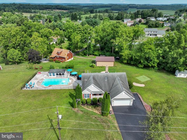 1353 STAG DR, Auburn, PA 17922