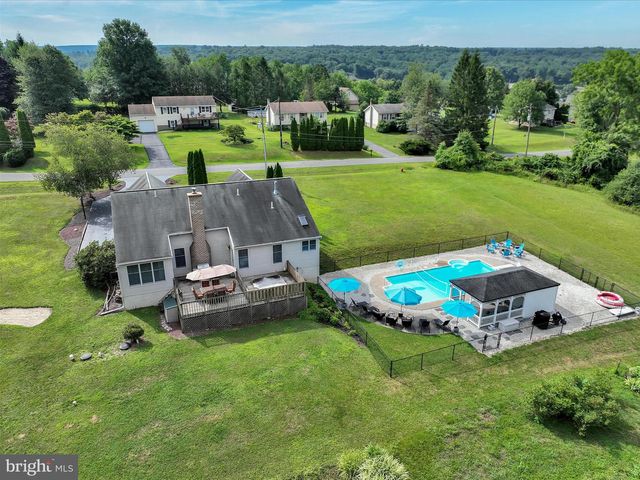 1353 STAG DR, Auburn, PA 17922