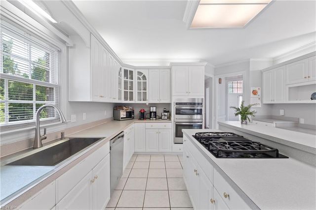 1539 Bordeaux PL, Norfolk, VA 23509
