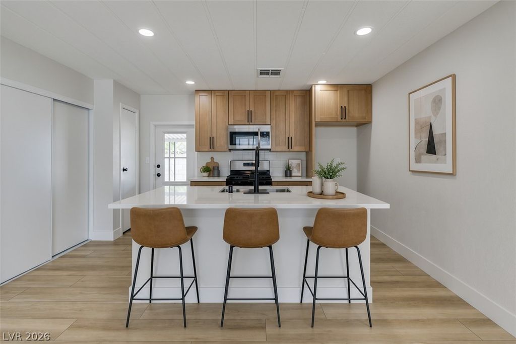 253 Sir Phillip Street, Las Vegas, NV 89110 — photo 3