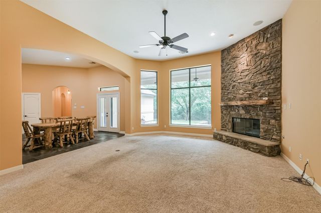 26150 Crown Ranch Boulevard, Montgomery, TX 77316