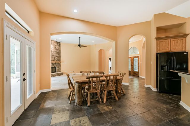 26150 Crown Ranch Boulevard, Montgomery, TX 77316