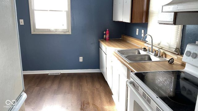 2422 N Goodlet Avenue, Indianapolis, IN 46222