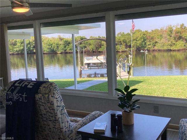 210 Sun CIR, Fort Myers, FL 33905