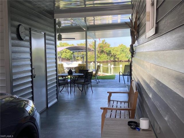 210 Sun CIR, Fort Myers, FL 33905