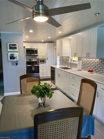 210 Sun CIR, Fort Myers, FL 33905