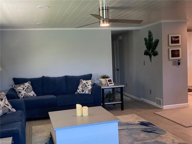 210 Sun CIR, Fort Myers, FL 33905