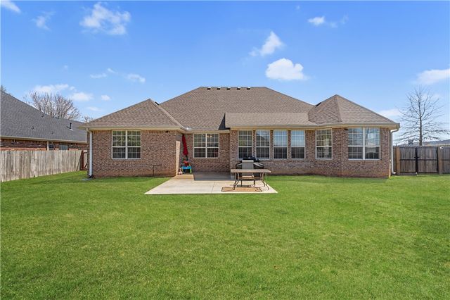 311 S Sundown Drive, Farmington, AR 72730