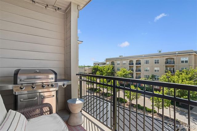1251 Strassner Drive 2313, Brentwood, MO 63144