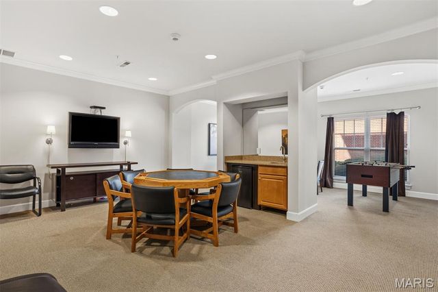 1251 Strassner Drive 2313, Brentwood, MO 63144