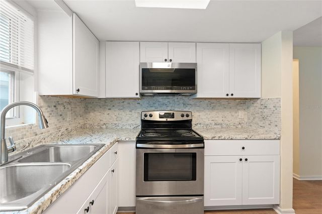 7134 FOX HOLLOW DRIVE, Port Richey, FL 34668