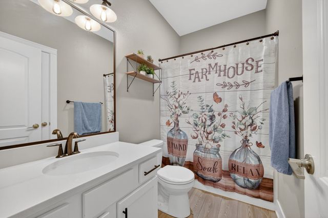 645 Pine Avenue, Norwalk, IA 50211
