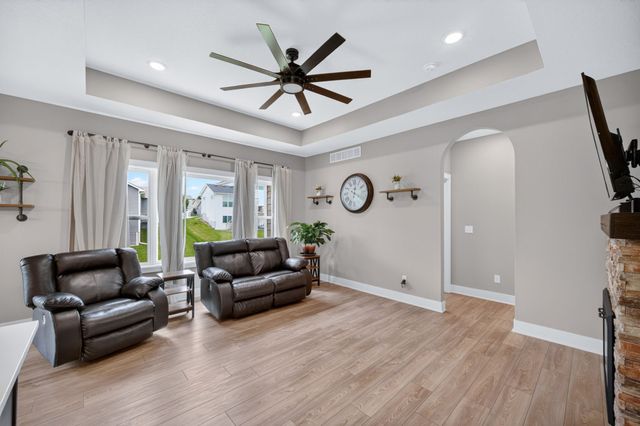 645 Pine Avenue, Norwalk, IA 50211
