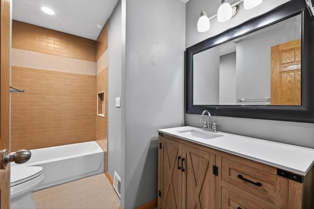 5053 Northbrook Boulevard N, Stillwater, MN 55082