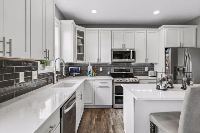 1830 Penstemon Lane, Shakopee, MN 55379