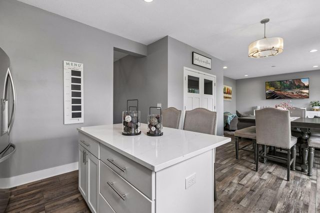 1830 Penstemon Lane, Shakopee, MN 55379
