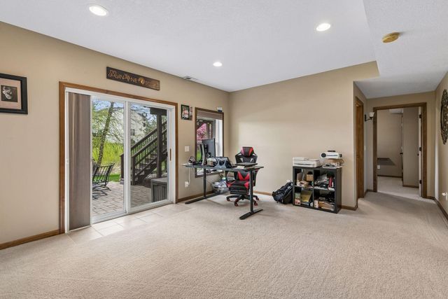 1830 Penstemon Lane, Shakopee, MN 55379