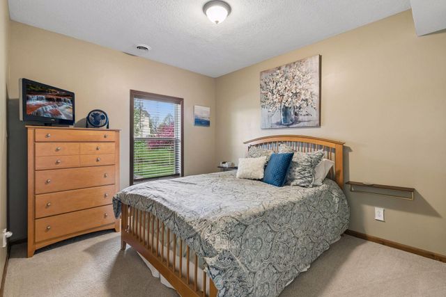 1830 Penstemon Lane, Shakopee, MN 55379