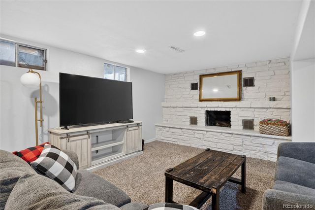 135 S Kendall Street, Lakewood, CO 80226