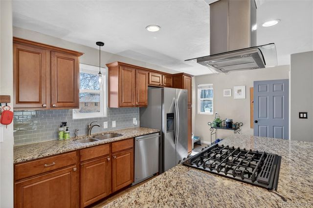 135 S Kendall Street, Lakewood, CO 80226