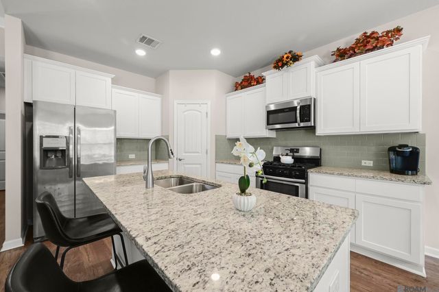 42192 Eagles View Ln, Prairieville, LA 70769