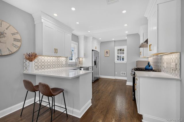 136 Broad Street, Williston Park, NY 11596