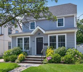136 Broad Street, Williston Park, NY 11596