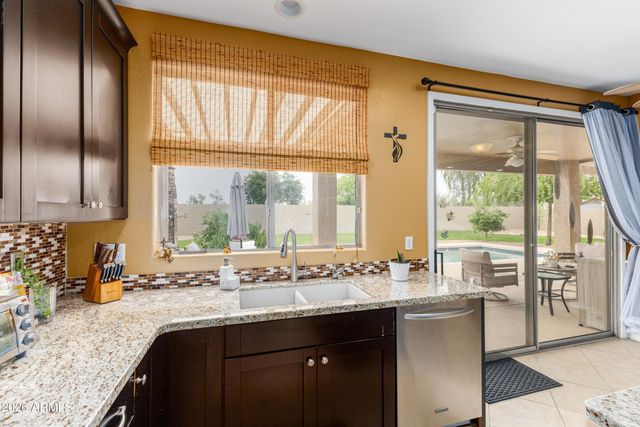 7960 W DONALD Drive, Peoria, AZ 85383