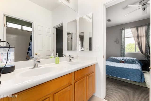 7960 W DONALD Drive, Peoria, AZ 85383