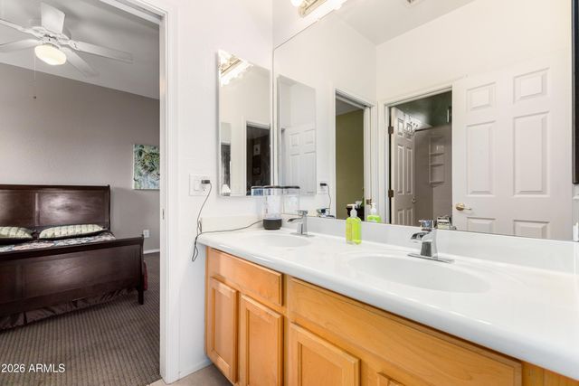 7960 W DONALD Drive, Peoria, AZ 85383