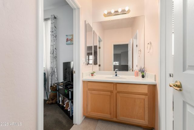 7960 W DONALD Drive, Peoria, AZ 85383