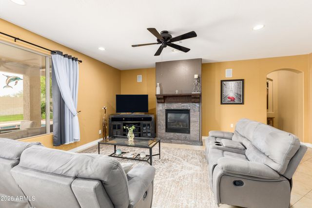 7960 W DONALD Drive, Peoria, AZ 85383