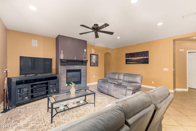 7960 W DONALD Drive, Peoria, AZ 85383