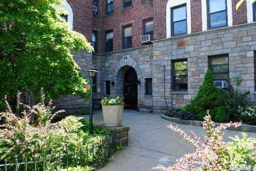 77-20 Austin 2C, Forest Hills, NY 11375