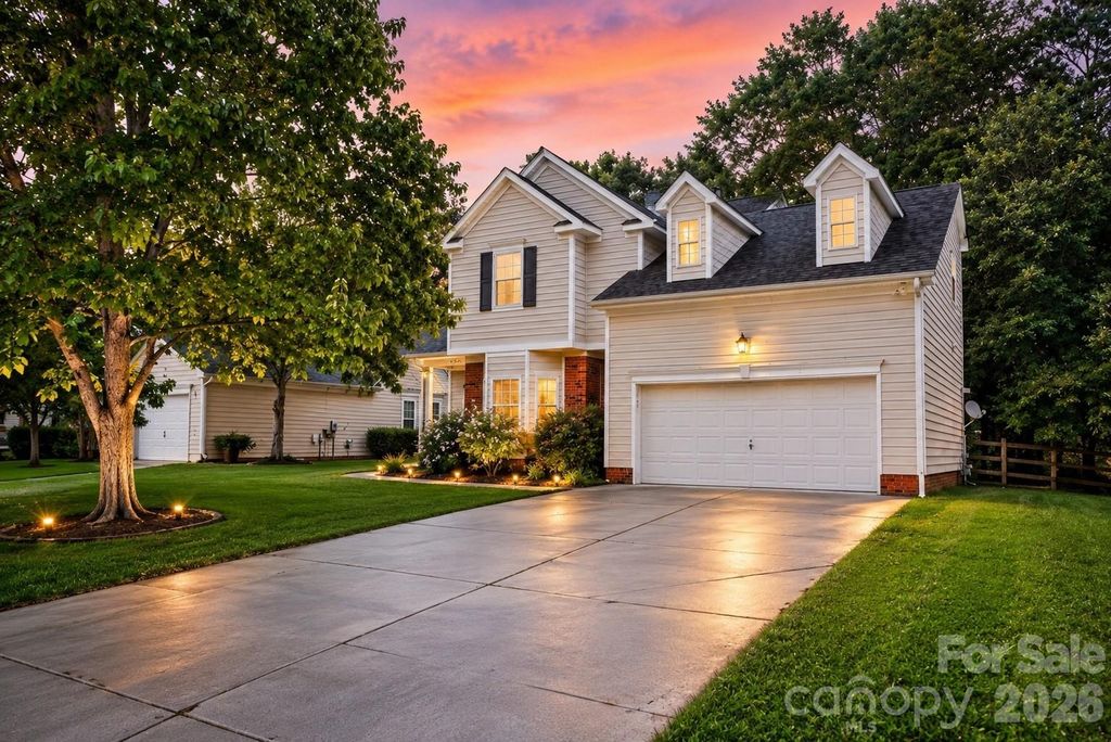 11327 Ridge Oak Drive, Charlotte, NC 28273