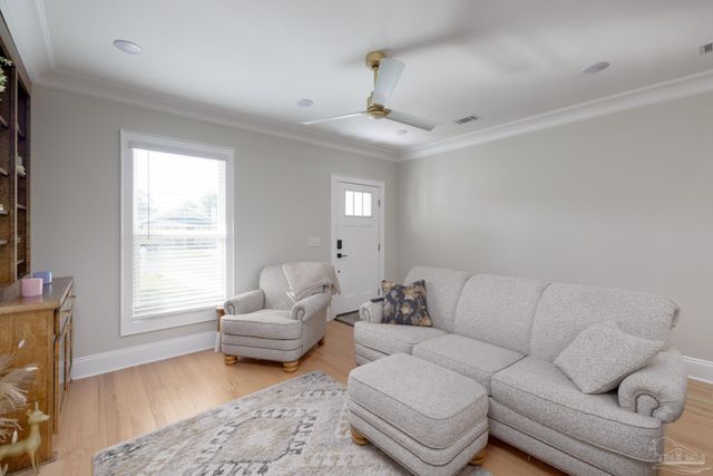 1834 E Hernandez St, Pensacola, FL 32503