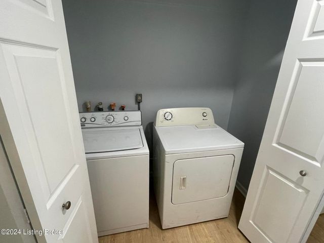 4203 Searcy Dr, Louisville, KY 40216