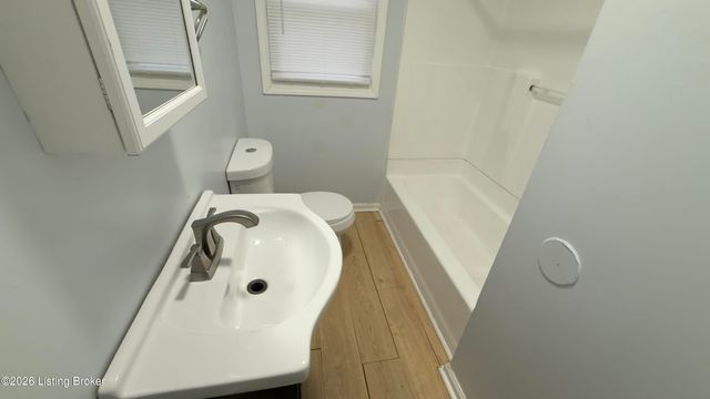 4203 Searcy Dr, Louisville, KY 40216