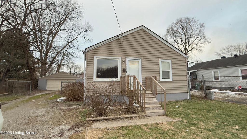 4203 Searcy Dr, Louisville, KY 40216