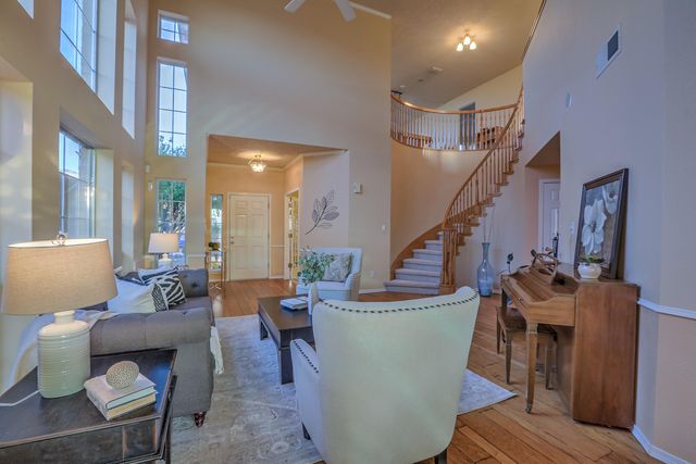 8305 Calle Soquelle NE, Albuquerque, NM 87113