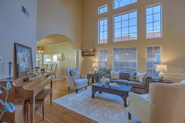 8305 Calle Soquelle NE, Albuquerque, NM 87113