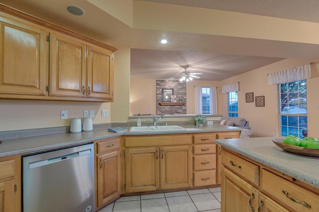 8305 Calle Soquelle NE, Albuquerque, NM 87113