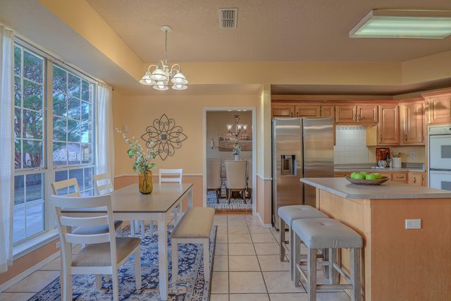 8305 Calle Soquelle NE, Albuquerque, NM 87113