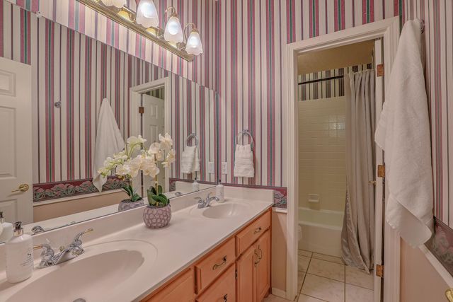 8305 Calle Soquelle NE, Albuquerque, NM 87113