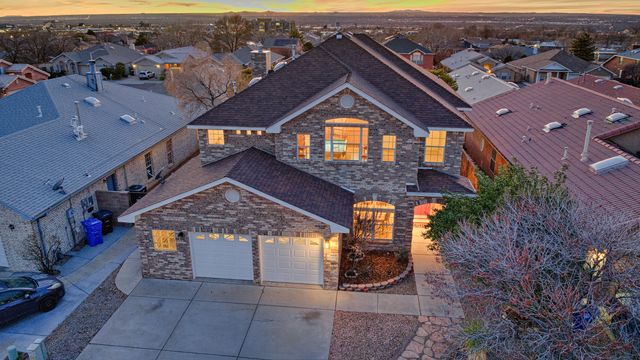 8305 Calle Soquelle NE, Albuquerque, NM 87113