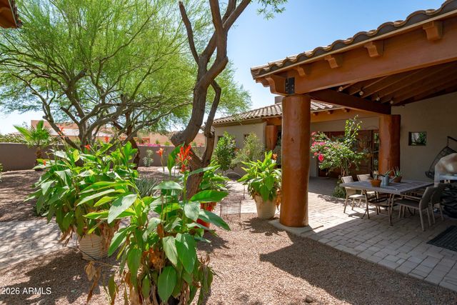 1823 W MADDOCK Road, Phoenix, AZ 85086