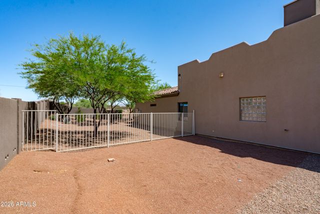 1823 W MADDOCK Road, Phoenix, AZ 85086